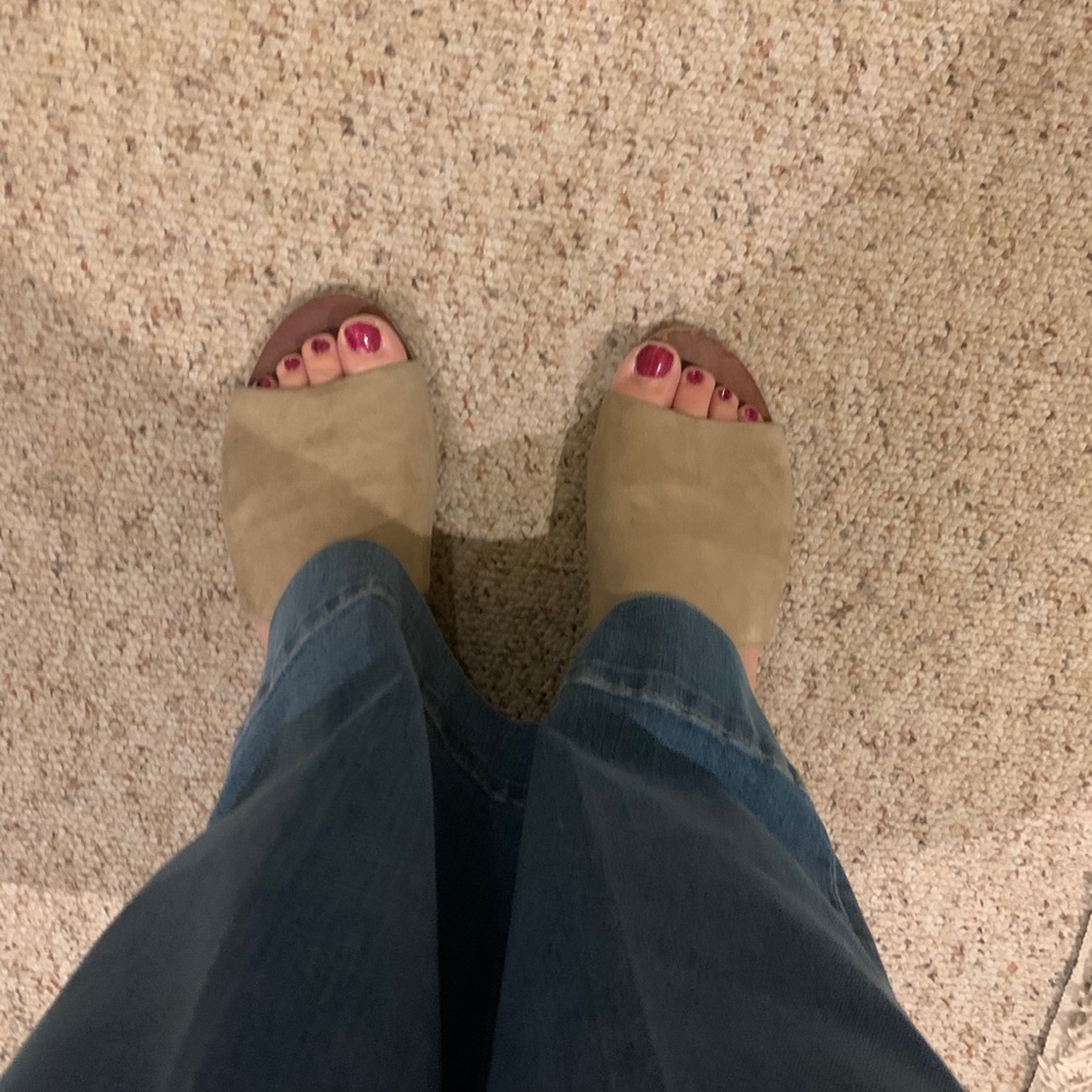 Steve Madden Tan Suede Sandals